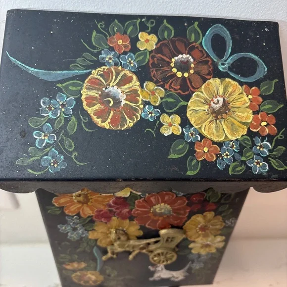 Beautiful Vintage Outside Metal Mailbox Hand Painted with horse and carriage - Picture 3 of 7